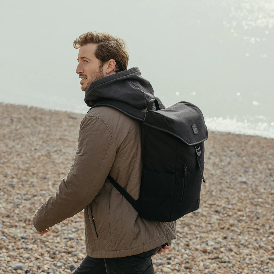 reis winkel -reis winkel the backpack black man pebble beach